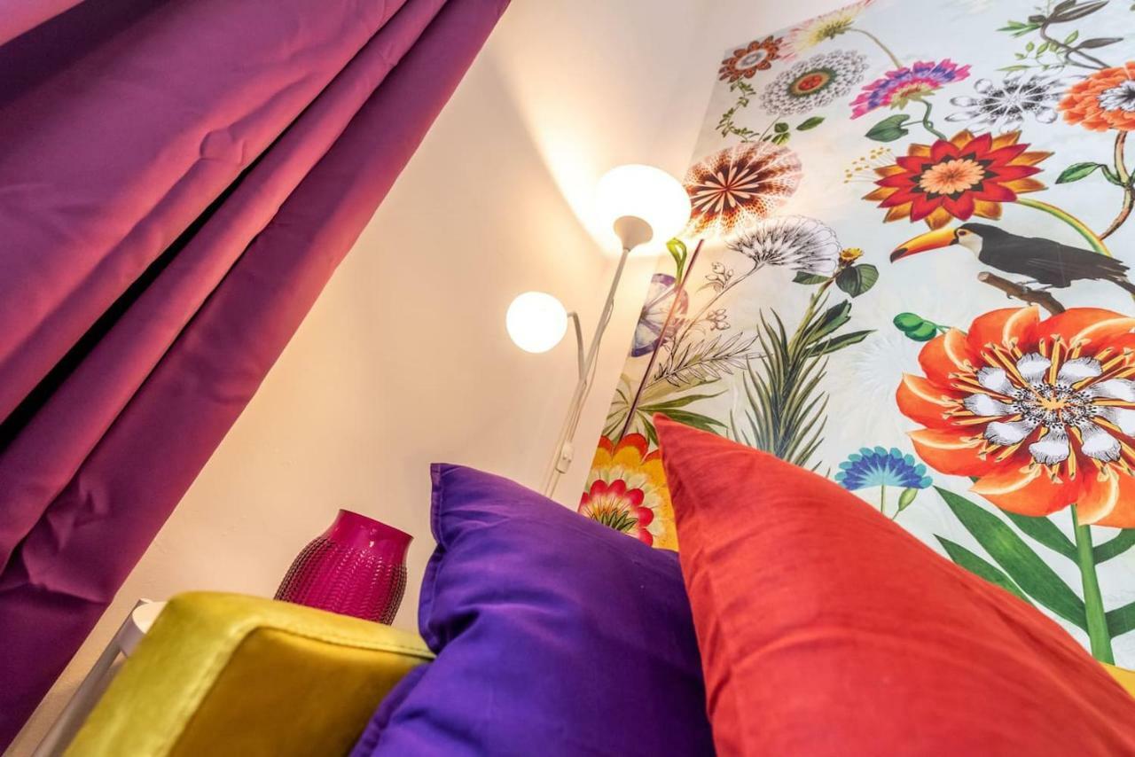 K5 - The Happy In The Nightlife Zone Apartmán *